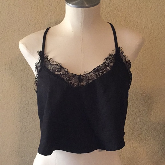 🚫 SOLD 🚫 Lacy black crop top - Picture 1 of 2